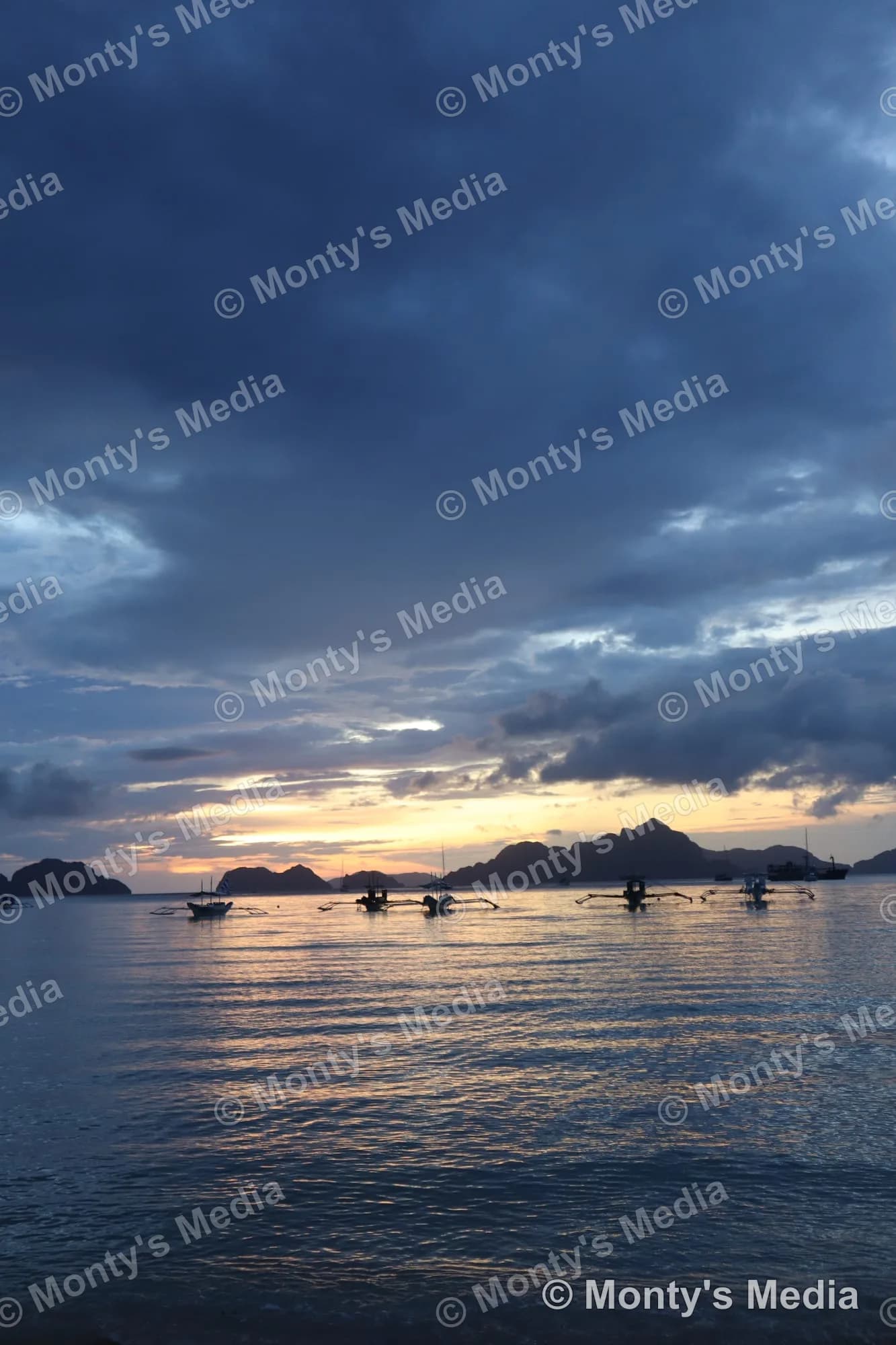 Elnido Blue Hour Bay