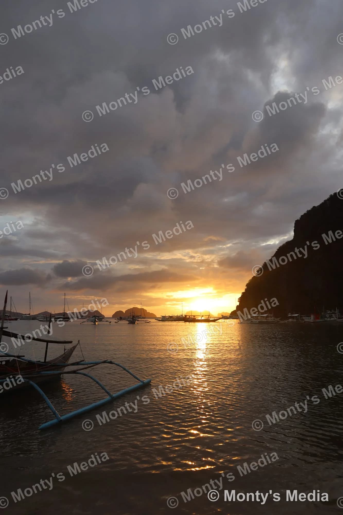 Elnido Harbor Golden Hour